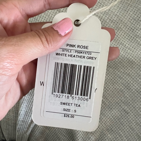 Gray top - Picture 3 of 3